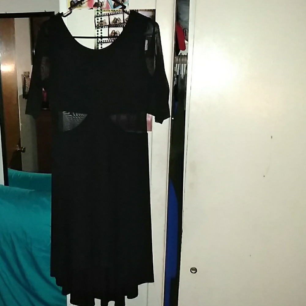 dresses - Picture 5 of 8